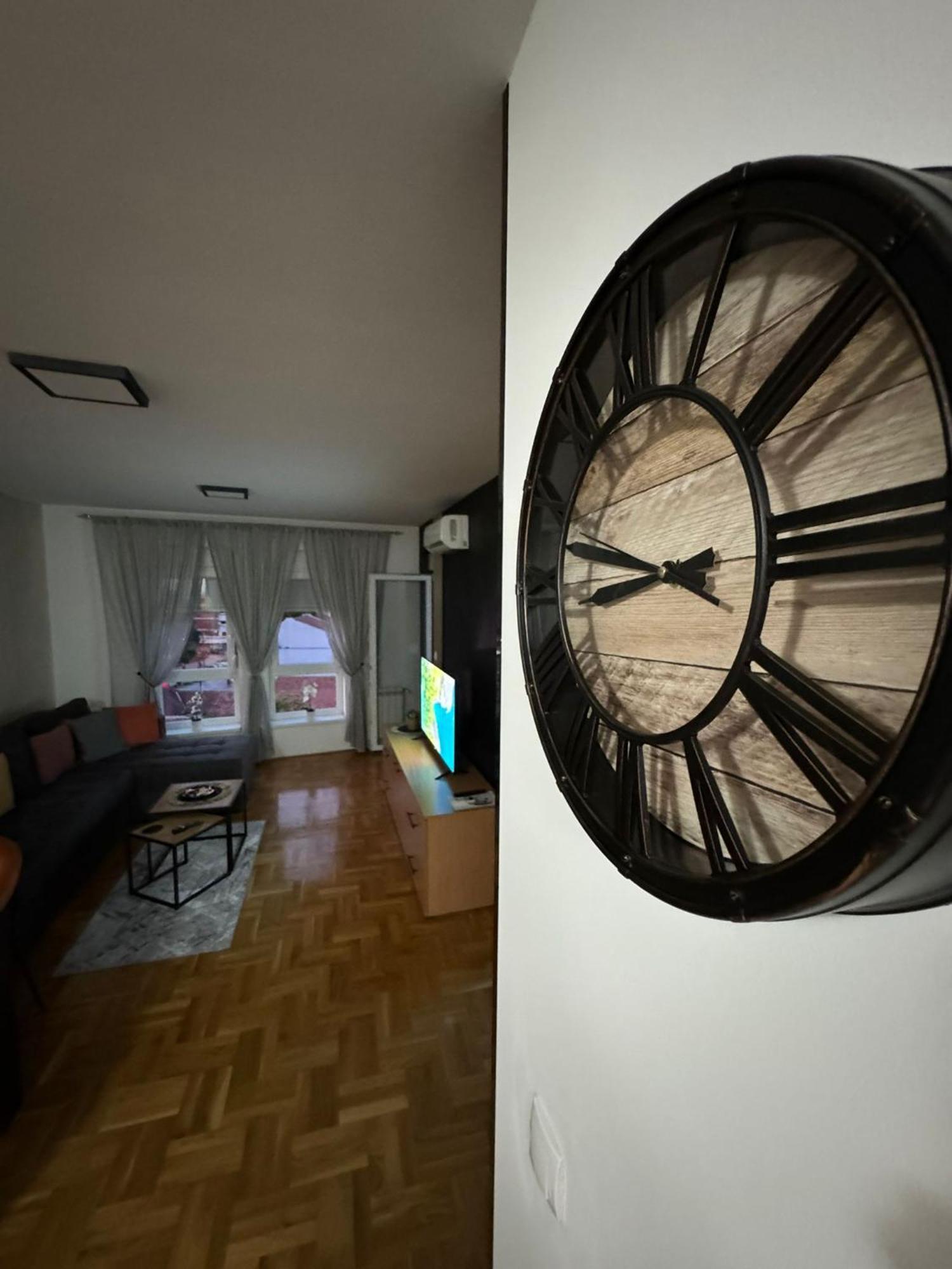 Apartamento Stan Na Dan Aurora Požarevac Exterior foto