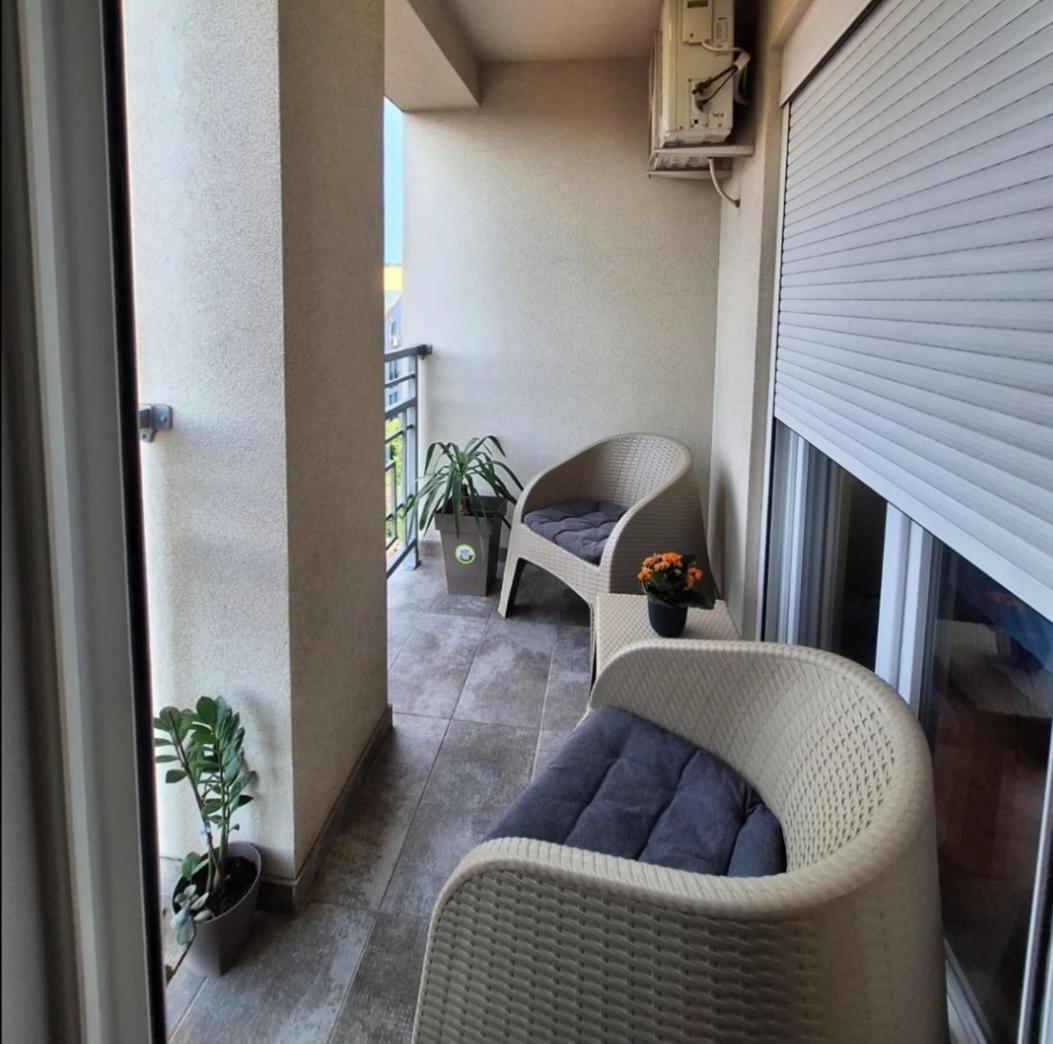 Apartamento Stan Na Dan Aurora Požarevac Exterior foto