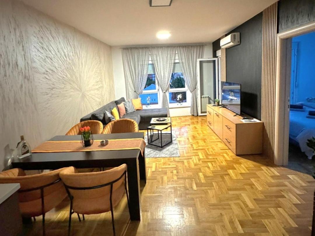 Apartamento Stan Na Dan Aurora Požarevac Exterior foto